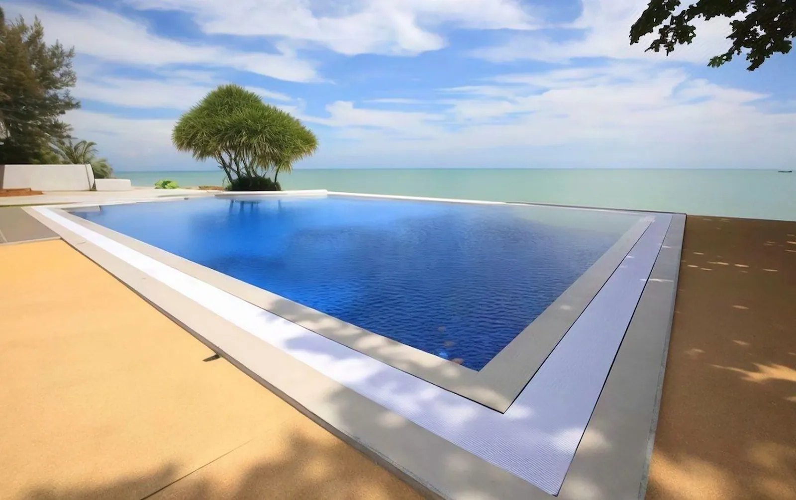 Infinity pool towards the sea
