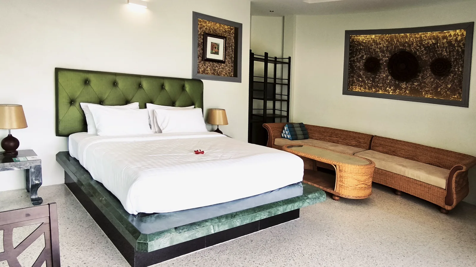 king room with sofa